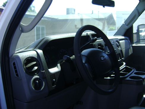 Used 2010 Ford E-250 and Econoline 250 UNAVAIL RWD image 8