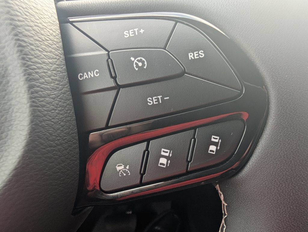 Used 2026 Chrysler Pacifica Select FWD image 15