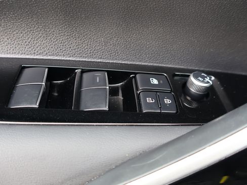 Used 2020 Toyota Corolla XSE image 25