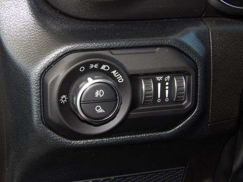 Used 2022 Jeep Gladiator Sport AWD/4WD image 29