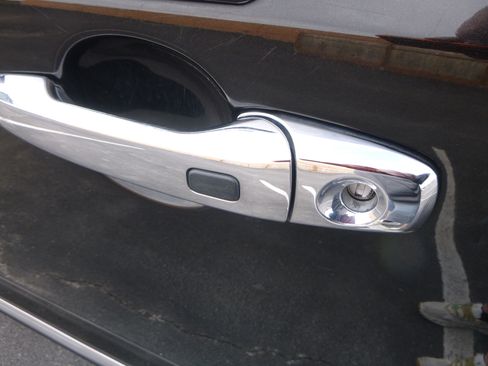 Used 2013 Lincoln MKX Reserve image 11