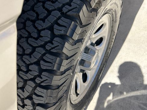 Used 2004 Chevrolet Silverado 1500 LS image 21