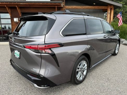 Used 2021 Toyota Sienna XSE AWD w/ Plus Package image 5