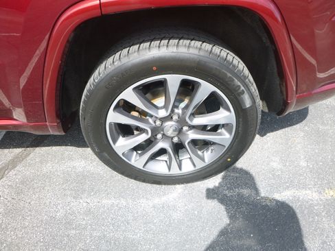 Used 2018 Jeep Grand Cherokee 4WD Overland image 10