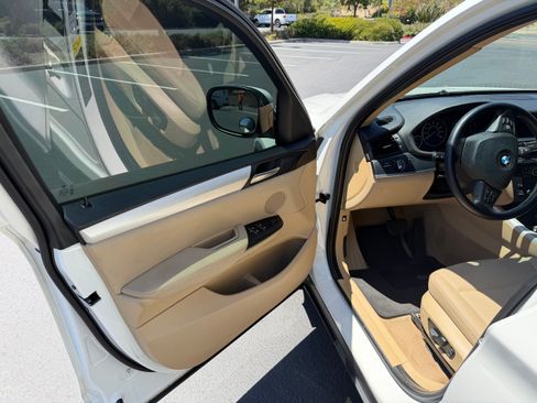 Used 2013 BMW X3 xDrive28i AWD/4WD image 9