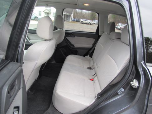 Used 2014 Subaru Forester 2.5i Premium image 15