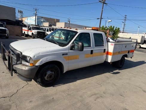 Used 2002 Ford F350 2WD Crew Cab DRW Super Duty image 3