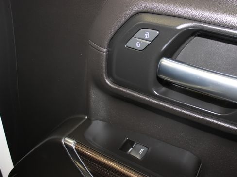 Used 2020 Chevrolet Silverado 1500 LT Trail Boss image 30