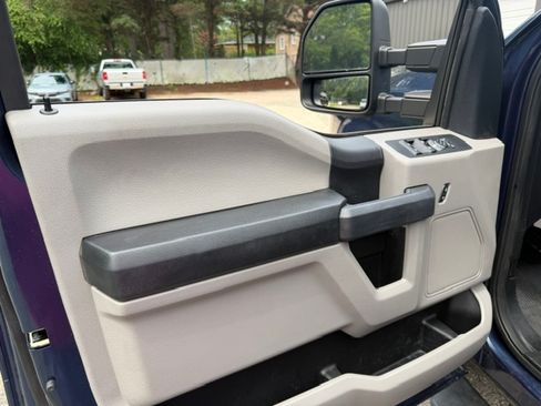 Used 2018 Ford F250 4x4 Crew Cab Super Duty image 17