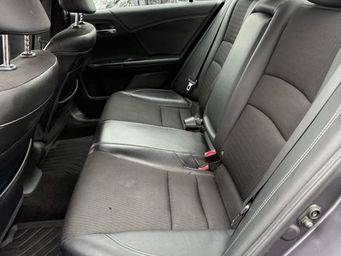 Used 2017 Honda Accord Sport image 13