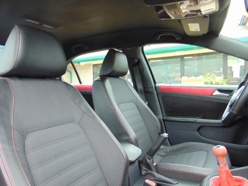 Used 2014 Volkswagen Jetta GLI Autobahn image 23