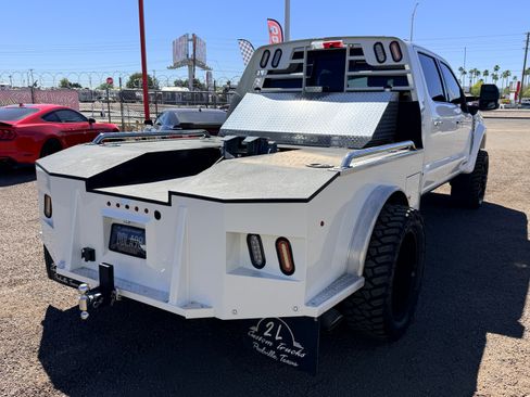 Used 2024 Ford F450 Platinum image 4