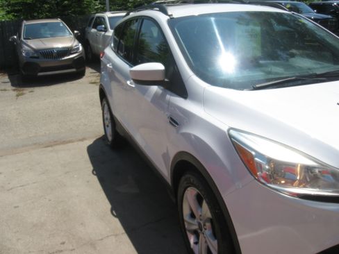 Used 2014 Ford Escape 4WD SE image 3