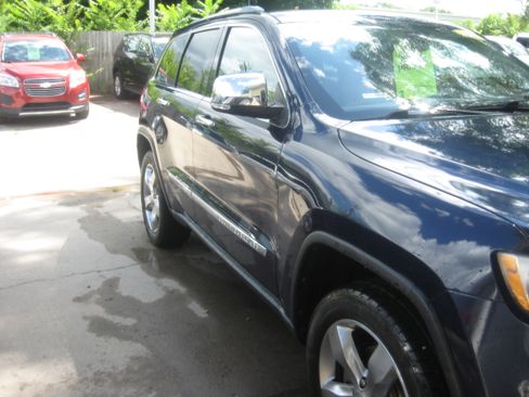 Used 2012 Jeep Grand Cherokee Overland image 3