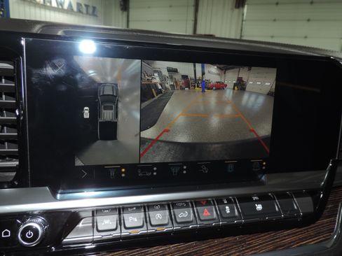 Used 2023 GMC Sierra 1500 4WD Crew Cab Elevation image 51