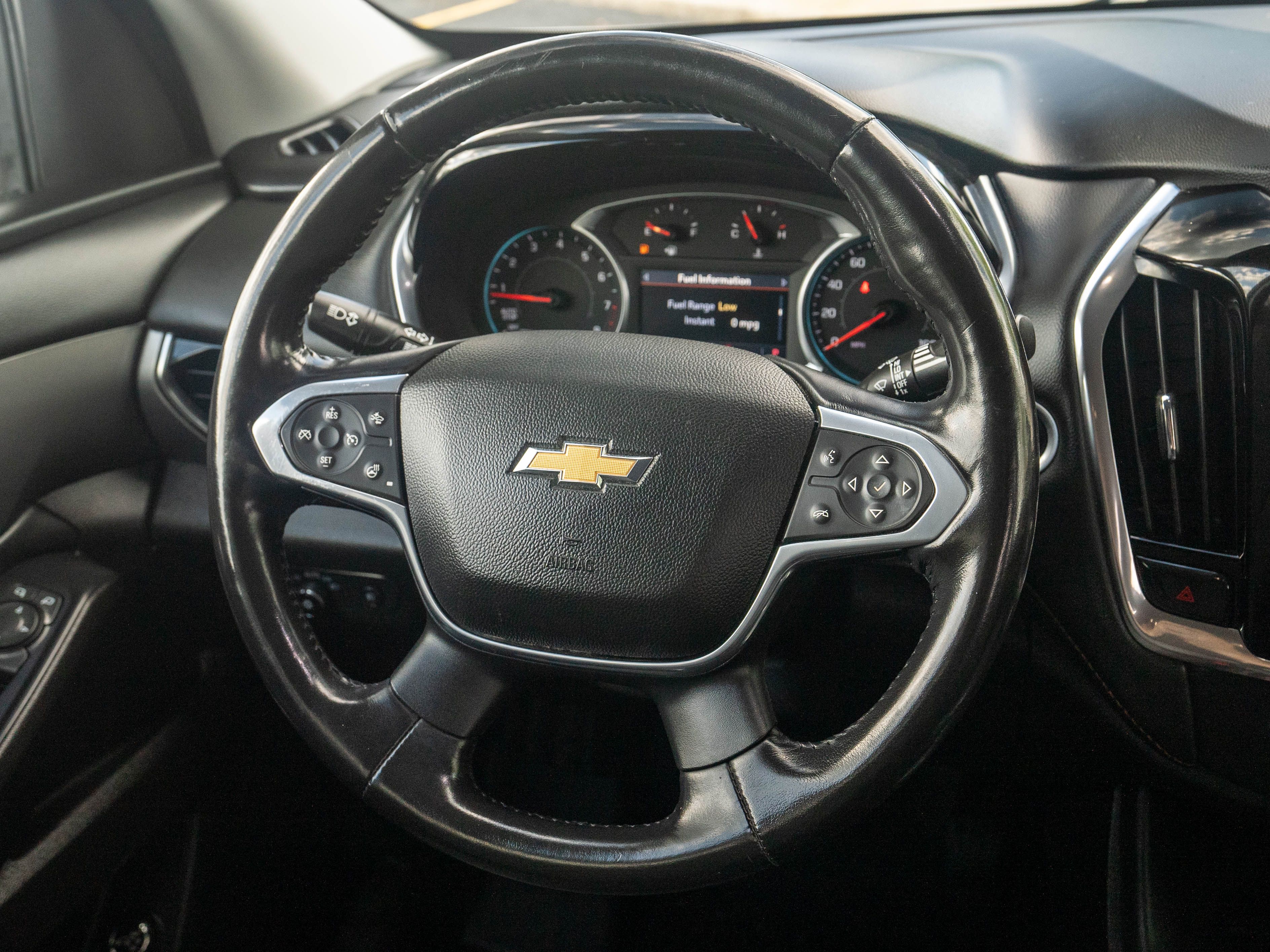 Used 2021 Chevrolet Traverse AWD LT image 33