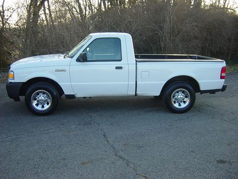 Used 2011 Ford Ranger XL image 2