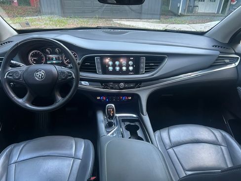 Used 2018 Buick Enclave FWD Premium image 20