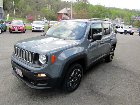 Used 2017 Jeep Renegade 4WD Sport image 7
