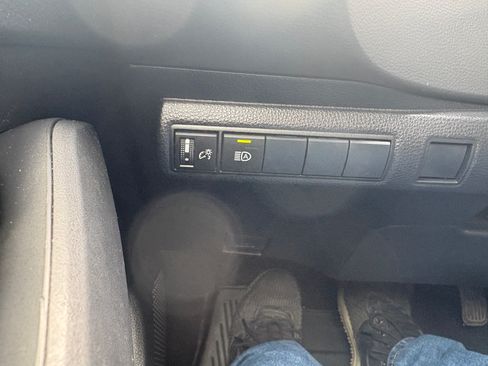 Used 2020 Toyota Corolla LE image 22