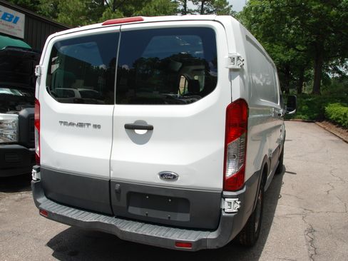 Used 2015 Ford Transit 150 image 5