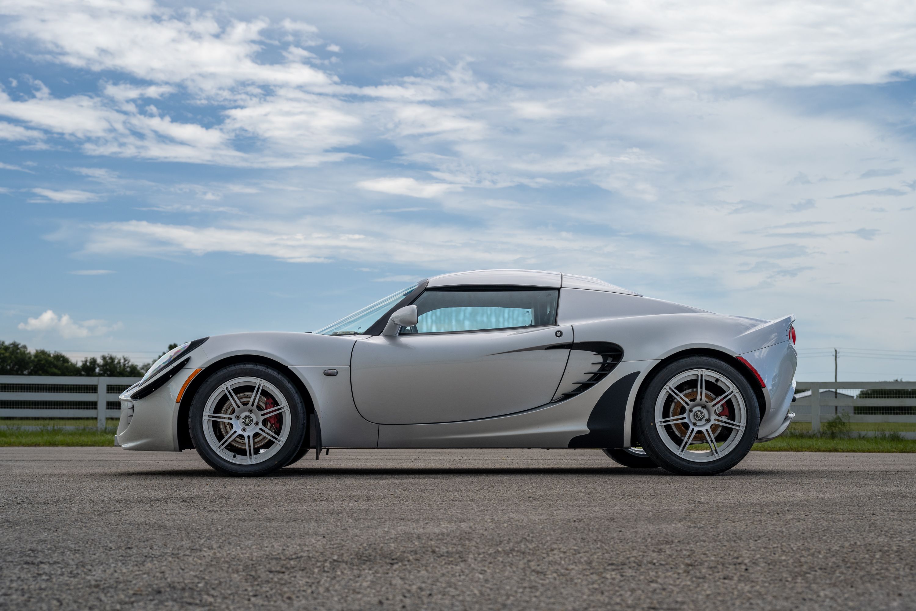 Used 2005 Lotus Elise w/ Touring Package RWD image 6