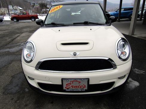 Used 2011 MINI Cooper S image 3