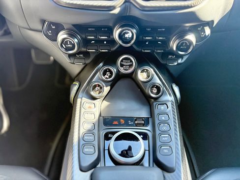 Used 2023 Aston Martin V8 Vantage image 18