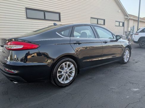 Used 2020 Ford Fusion SE image 4