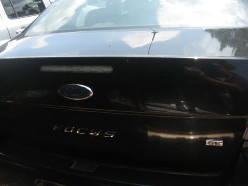 Used 2011 Ford Focus SE Sedan FWD image 5