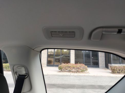 Used 2023 Nissan Armada SV image 30