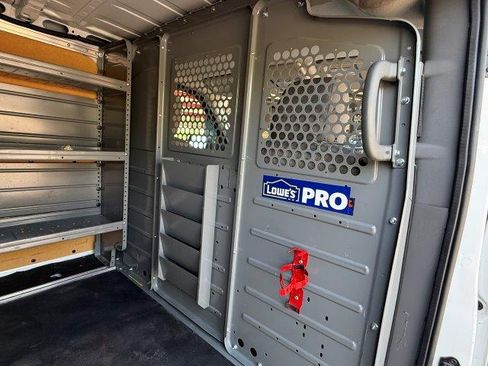 Used 2021 Nissan NV 2500 SV image 11