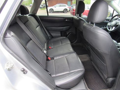 Used 2015 Subaru Outback 3.6R Limited AWD/4WD image 16