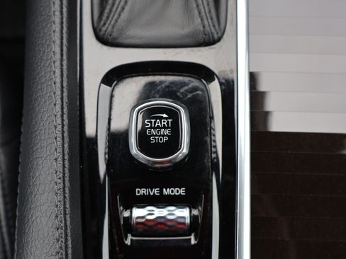 Used 2019 Volvo XC90 T6 Momentum image 23