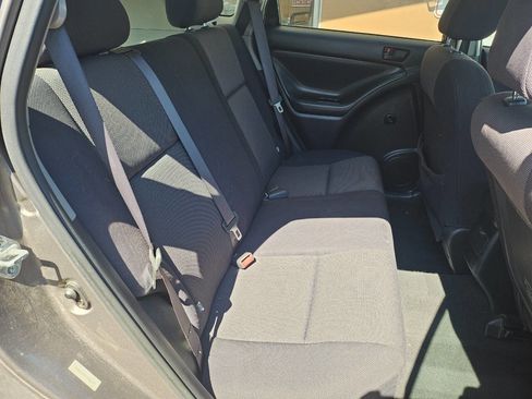 Used 2003 Pontiac Vibe image 11