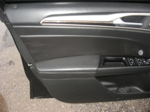 Used 2016 Ford Fusion SE image 8