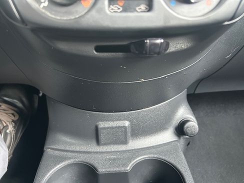 Used 2018 Nissan Versa 1.6 S Plus FWD image 15