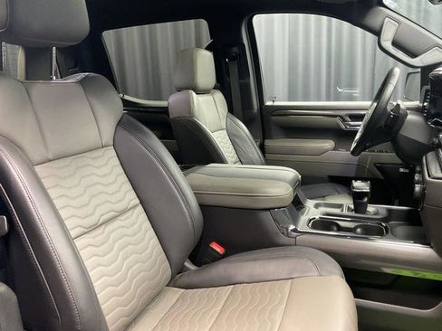 Used 2025 Chevrolet Silverado 1500 ZR2 image 15