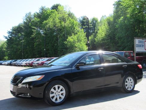 Used 2007 Toyota Camry V6 FWD image 2