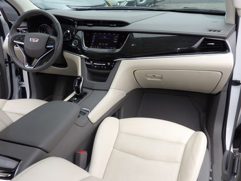 Used 2022 Cadillac XT6 AWD Premium Luxury image 5