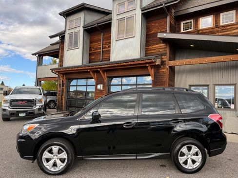 Used 2016 Subaru Forester 2.5i image 2