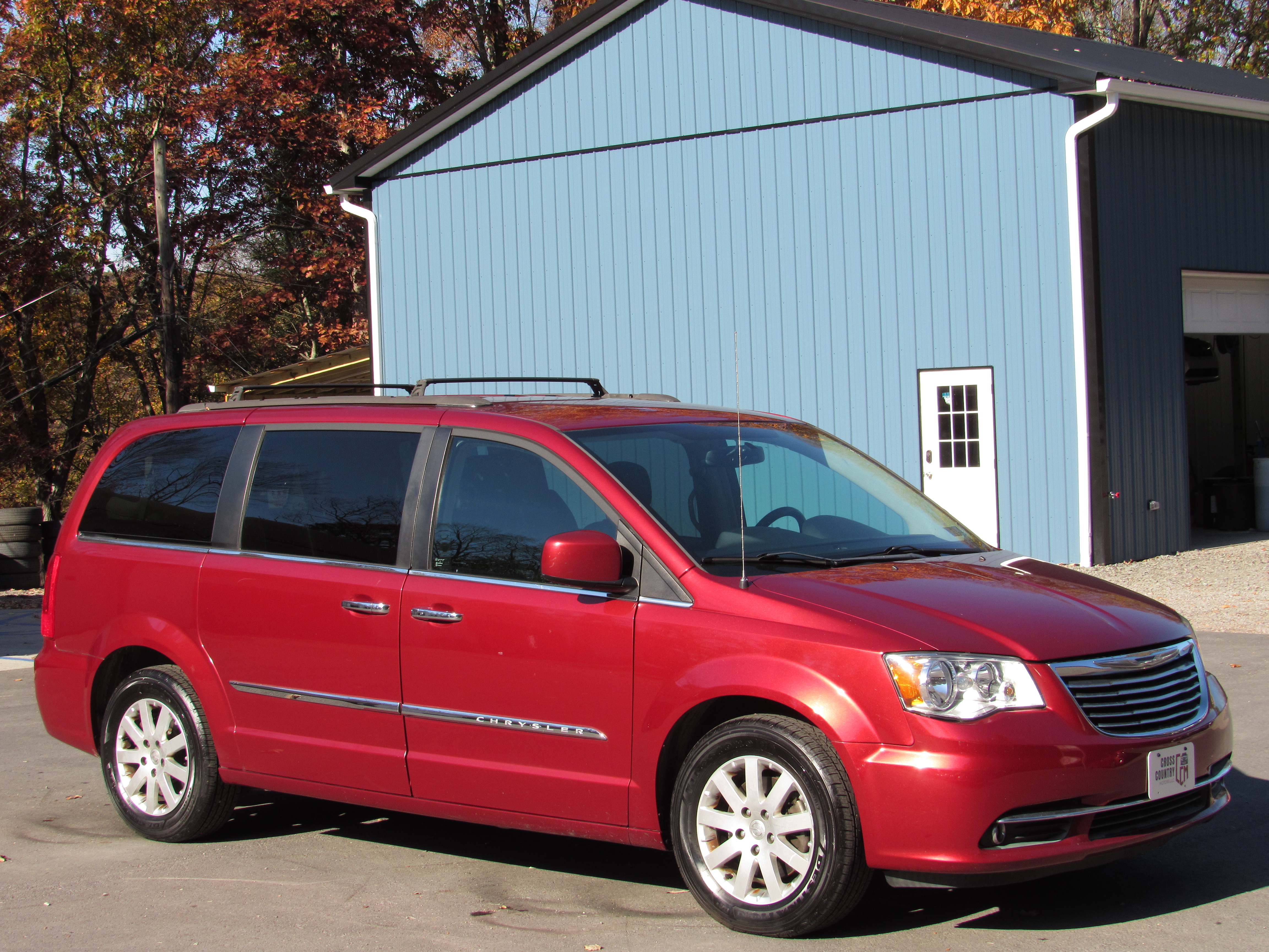 Used 2015 Chrysler Town & Country Touring FWD image 13