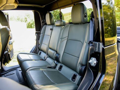 Used 2024 Jeep Gladiator Mojave image 8