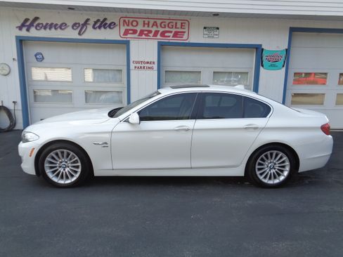 Used 2011 BMW 535i xDrive Sedan AWD/4WD image 3