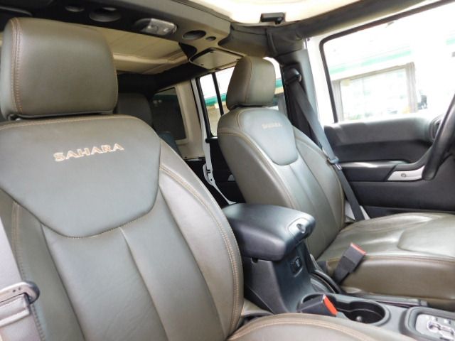 Used 2018 Jeep Wrangler JK 4WD Unlimited Sahara image 19