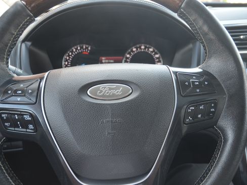 Used 2017 Ford Explorer 4WD Platinum image 20