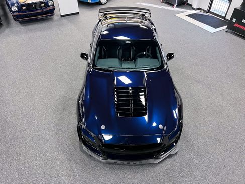 Used 2021 Ford Mustang Shelby GT500 w/ Carbon Fiber Track Pack image 6