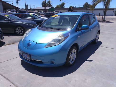 Used 2011 Nissan Leaf SL FWD image 2