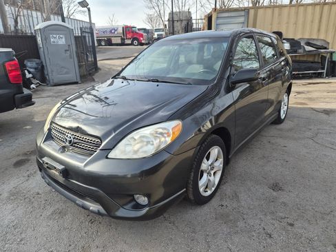 Used 2006 Toyota Matrix XR image 2