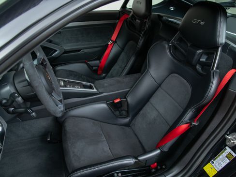 Used 2016 Porsche Cayman GT4 image 16